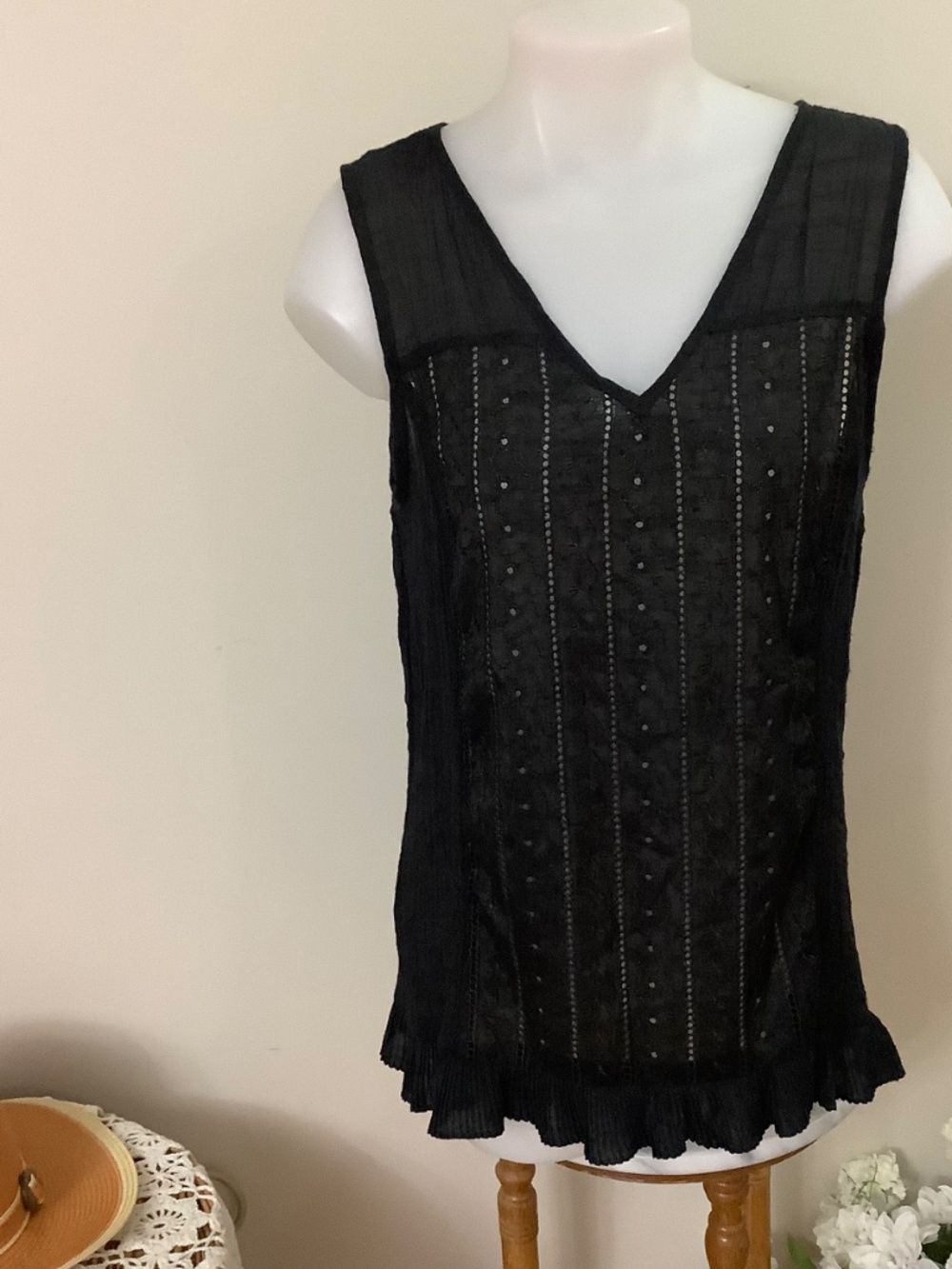 Black Eyelet Top fits M/L 36-38 bust - Picture 12 of 12
